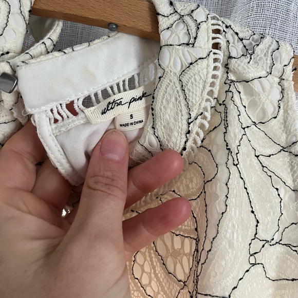 Beautiful Lace Eyelet Ultra Pink Tank Top - Picture 2 of 5